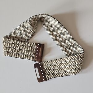Handcrafted Elastic Cream Beaded Belt with Wooden Buckle